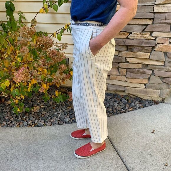 Talbots white/narrow blue stripes capris, size 6 - Picture 4 of 10